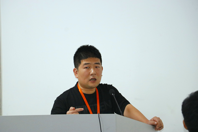 班主任许老师讲话